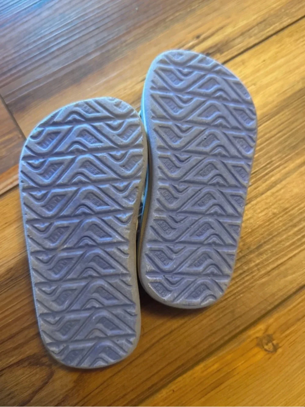Size 6 REEF baby sandals